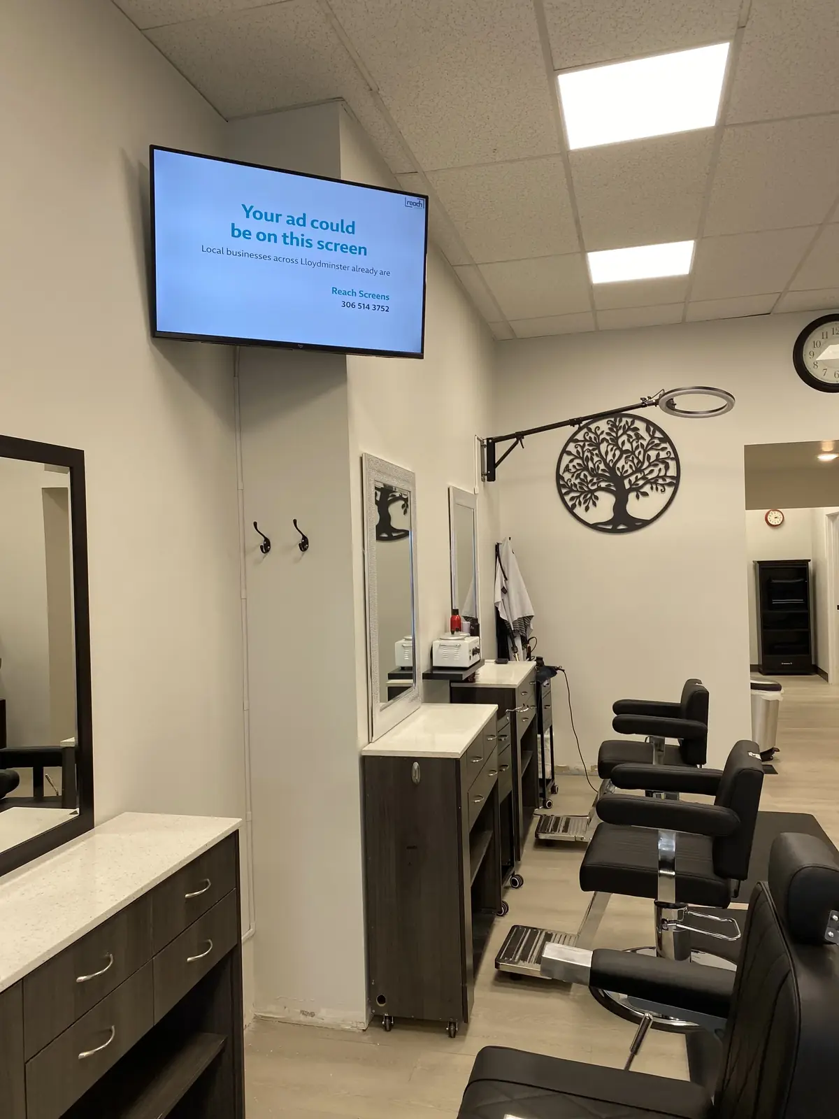 Barbershop screen